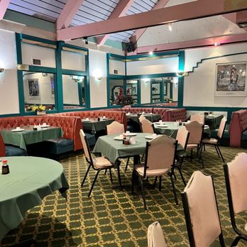 Mandarin King - charming interior - Chinese Near Me - Northridge, California Mandarin King - charming interior - Chinese Near Me - Northridge, California