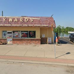 Hayward's Liquor Store & Marina - Store Front