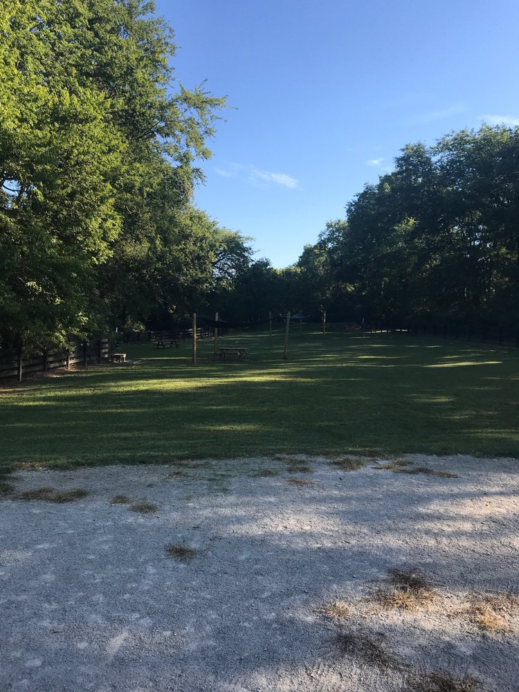 Nutro Dog Park Logo