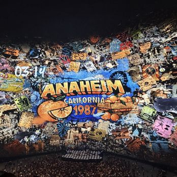 Sphere - Pre-show View - Stadiums & Arenas Near Me - Las Vegas, Nevada Sphere - Pre-show View - Stadiums & Arenas Near Me - Las Vegas, Nevada