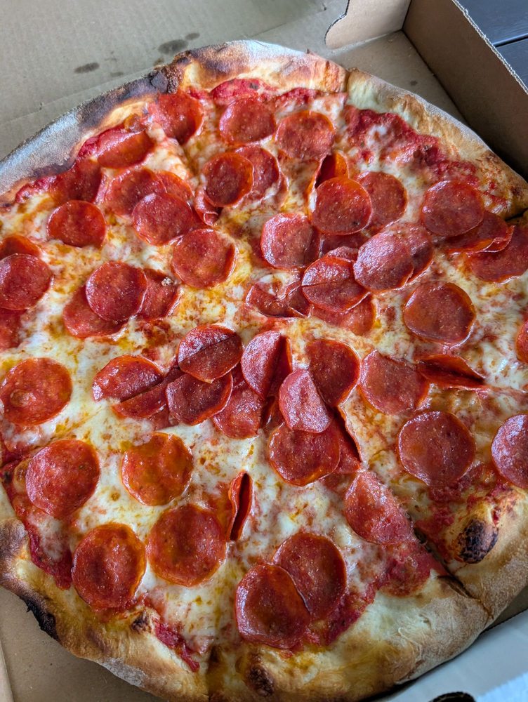 Villaggio's Pizzeria Logo