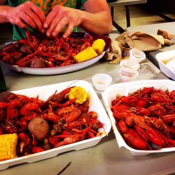 Circle M Crawfish - Small - Medium Sized Crawfish. - Cajun/Creole Near Me - Big Sandy, Texas Circle M Crawfish - Small - Medium Sized Crawfish. - Cajun/Creole Near Me - Big Sandy, Texas