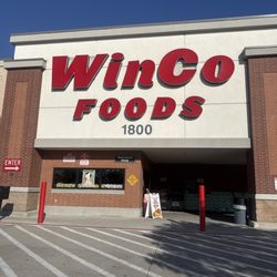 WinCo Foods - Sign