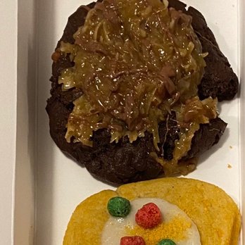Crumbl - Matthews - Peanut Butter Chocolate Chip, German Chocolate Cake, Berry Crunch, Churro - Desserts Near Me - Matthews, North Carolina