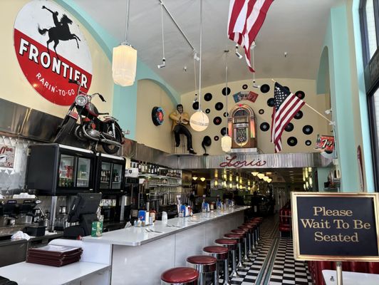 Lori's Diner by null