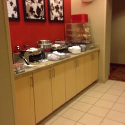 TownePlace Suites - Breakfast bar