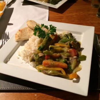 Farmers Arms - Thai vegetable curry - Pubs Near Me - Richmond, NYK