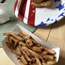 Primanti Bros. Restaurant and Bar - Fries on the side.