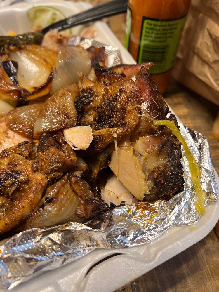 Food from Taqueria Los Paisanos