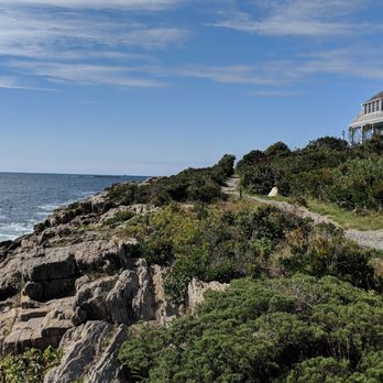 Giant's Stairs Trail - Easy walking on the gravel trail with multiple step-outs for exploring the rocks. - Beaches Near Me - Harpswell, Maine Giant's Stairs Trail - Easy walking on the gravel trail with multiple step-outs for exploring the rocks. - Beaches Near Me - Harpswell, Maine