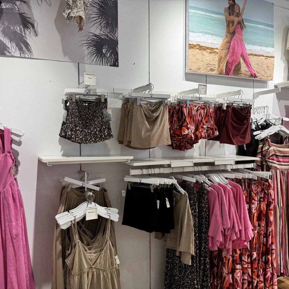 Aerie - Women's Clothing Near Me - Virginia Beach, Virginia Aerie - Women's Clothing Near Me - Virginia Beach, Virginia