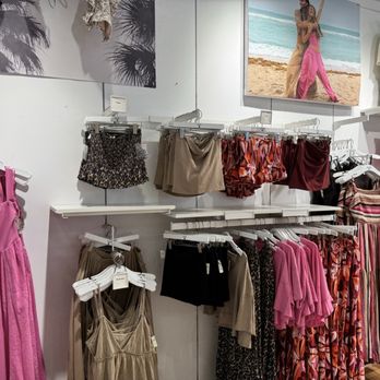 Aerie - Women's Clothing Near Me - Virginia Beach, Virginia Aerie - Women's Clothing Near Me - Virginia Beach, Virginia