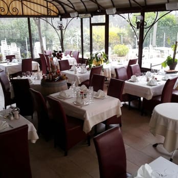 Les Pins - salle de restaurant - French Near Me - Sillans-la-Cascade, 83