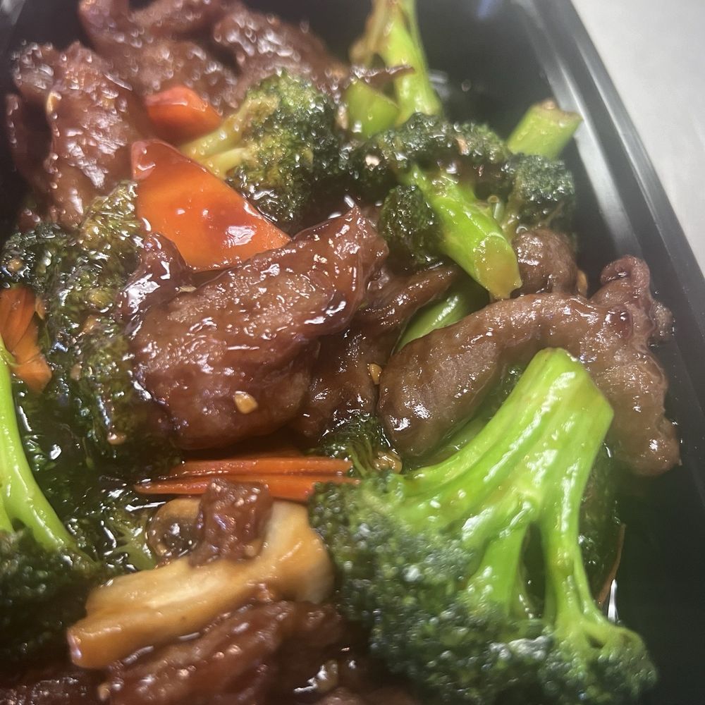Chef K - F4. Beef With Broccoli F4. - Chinese Near Me - Murrieta, California