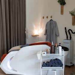 Revive Scalp Lounge