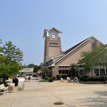 Pleasant Prairie Premium Outlets - Eatery - Shopping Centers Near Me - Pleasant Prairie, Wisconsin Pleasant Prairie Premium Outlets - Eatery - Shopping Centers Near Me - Pleasant Prairie, Wisconsin