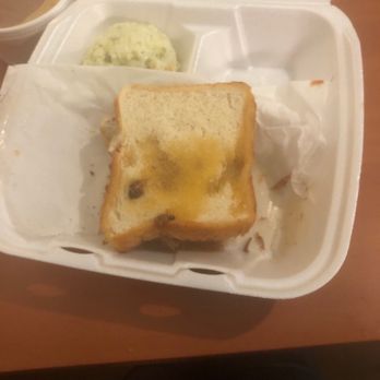 Mr Pig's Smokehouse - Ordered plate.when you get a plate the meat fills up the bottom of the box ..but I get a nasty sandwich burnt on the top&nasty on bottom? - Barbeque Near Me - Atlanta, Georgia