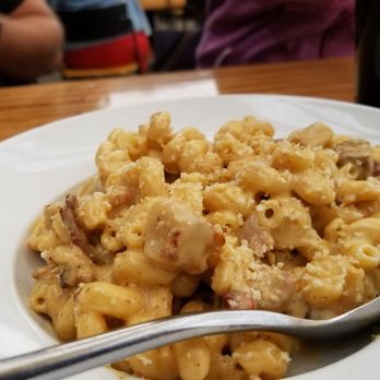 Viewpoint Brewing - Mac n Cheese - Breweries Near Me - Del Mar, California