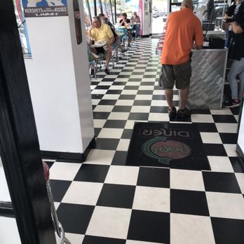 Pop's Diner - American Near Me - Hendersonville, North Carolina Pop's Diner - American Near Me - Hendersonville, North Carolina