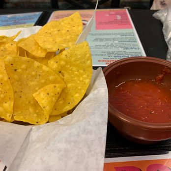 Porton Mexican Kitchen - Chips and salsa - Mexican Near Me - Knoxville, Tennessee