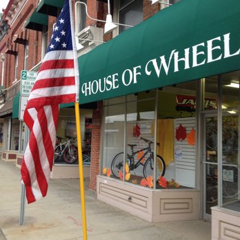 House of Wheels - Front and rear entrances for make it easy for drop offs and pickups - Sports Wear Near Me - Owosso, Michigan House of Wheels - Front and rear entrances for make it easy for drop offs and pickups - Sports Wear Near Me - Owosso, Michigan