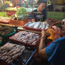 The Original Dampa - Fresh seafood cooked to order next door.