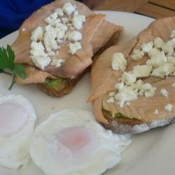 Celsius Cafe Restaurant & Bar - Smashed avo, feta, poached eggs & salmon on fried toast :D