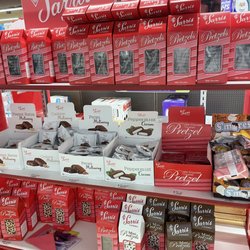 Giant Eagle Supermarket