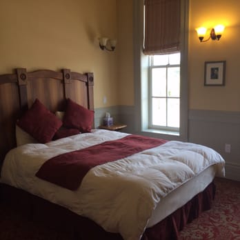 Windsor Hotel - Queen size room... - Hotels Near Me - Del Norte, Colorado