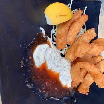 Down the Hatch Maui - A lot of Towel fibers on the plate to go with our calamari - Seafood Near Me - Lahaina, Hawaii Down the Hatch Maui - A lot of Towel fibers on the plate to go with our calamari - Seafood Near Me - Lahaina, Hawaii