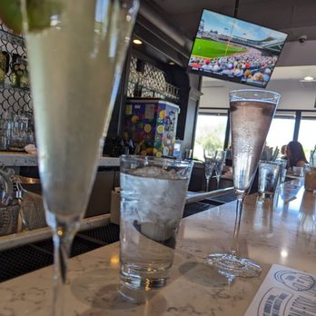 Hash Kitchen - Kiwi Mimosa and blueberry Mimosa - Breakfast & Brunch Near Me - Scottsdale, Arizona