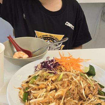 Dancing Spoons - Pad Thai - Thai Near Me - San Gabriel, California