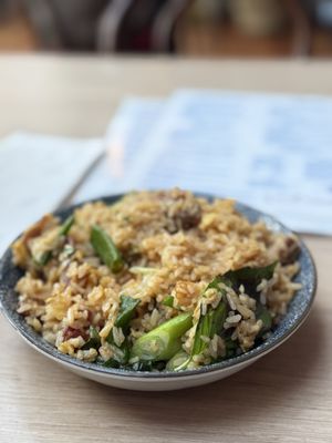 Gai Noi by null