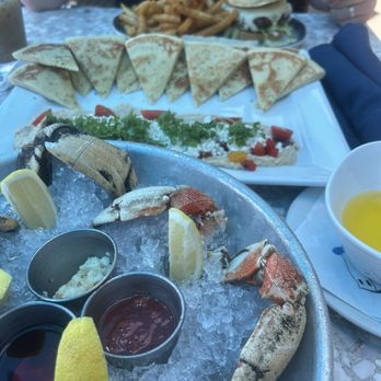 Tom Ham's Lighthouse - The crab and the burger and hummus plate - Breakfast & Brunch Near Me - San Diego, California Tom Ham's Lighthouse - The crab and the burger and hummus plate - Breakfast & Brunch Near Me - San Diego, California