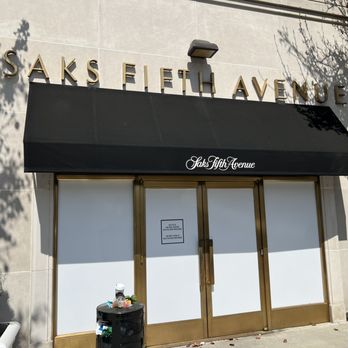 Saks Fifth Avenue - Old Saks, 9600 Wilshire, CLOSED. - Shoe Stores Near Me - Beverly Hills, California Saks Fifth Avenue - Old Saks, 9600 Wilshire, CLOSED. - Shoe Stores Near Me - Beverly Hills, California