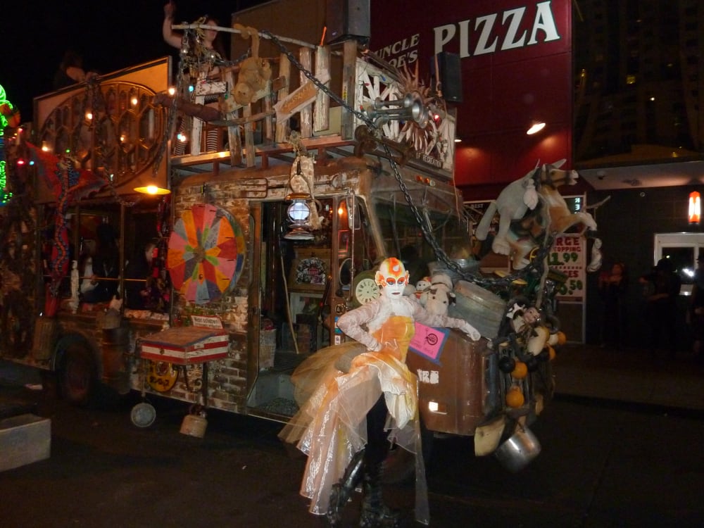 THE LAS VEGAS HALLOWEEN PARADE Updated October 2024 18 Photos