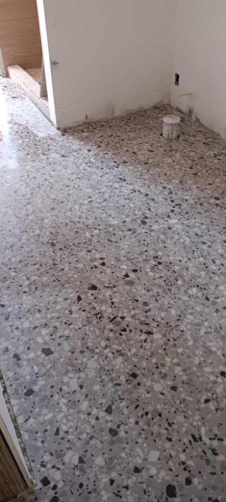 Slide of Deras Roofing & Remodelacio