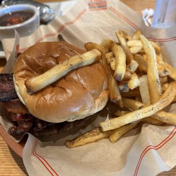 Chili's - Bacon Cheeseburger - Tex-Mex Near Me - Simpsonville, South Carolina Chili's - Bacon Cheeseburger - Tex-Mex Near Me - Simpsonville, South Carolina