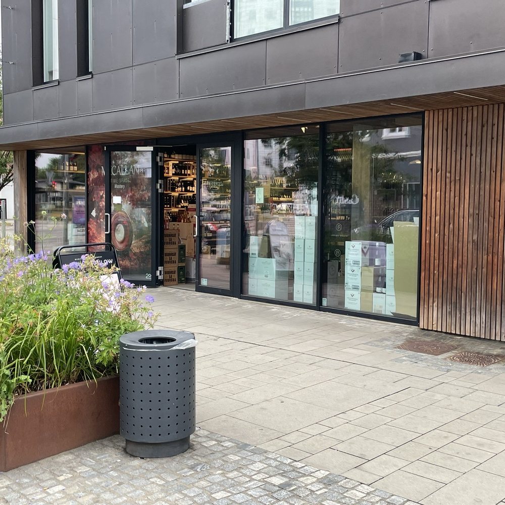 Uhrskov Vinhandel - Front entrance - Advertising Near Me - Herning, 82