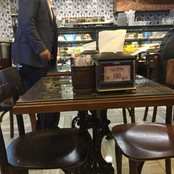 Hafiz Mustafa - The tables and the sweets as background - Desserts Near Me - Istanbul, 34 Hafiz Mustafa - The tables and the sweets as background - Desserts Near Me - Istanbul, 34