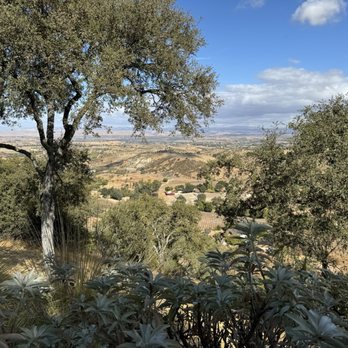 Le Cuvier Winery - Beautiful scenery - Wineries Near Me - Paso Robles, California