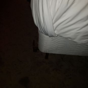 Inn On the Beach Hotel - Old ass bed frame sticking out.. Hazardous - Hotels Near Me - Ventura, California Inn On the Beach Hotel - Old ass bed frame sticking out.. Hazardous - Hotels Near Me - Ventura, California