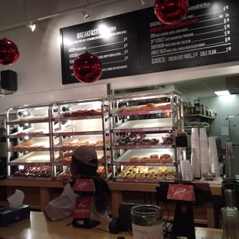 Do-Rite Donuts & Chicken - Donuts Near Me - Chicago, Illinois
