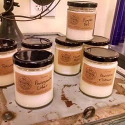Strut the Salon - Strut also sells lots of great gifts from local artisans! I love these candles from 419 Trading Co.