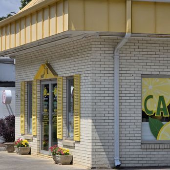Deb's Frozen Lemonade - The building of the frozen lemonade store. - Ice Cream & Frozen Yogurt Near Me - Roanoke, Virginia Deb's Frozen Lemonade - The building of the frozen lemonade store. - Ice Cream & Frozen Yogurt Near Me - Roanoke, Virginia
