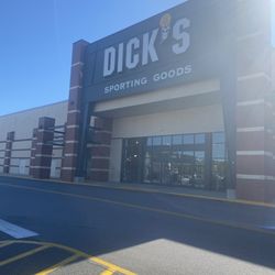 DICK'S Sporting Goods