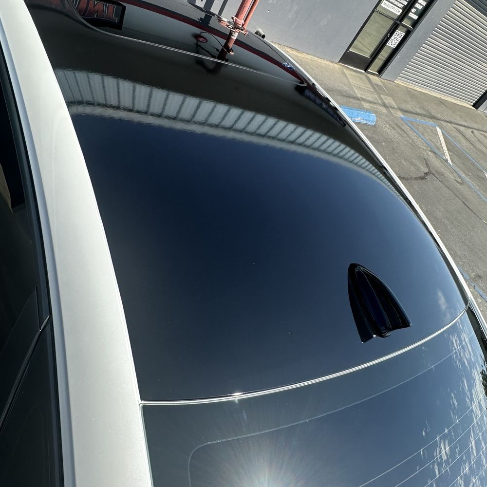 Roof wrap with gloss black.