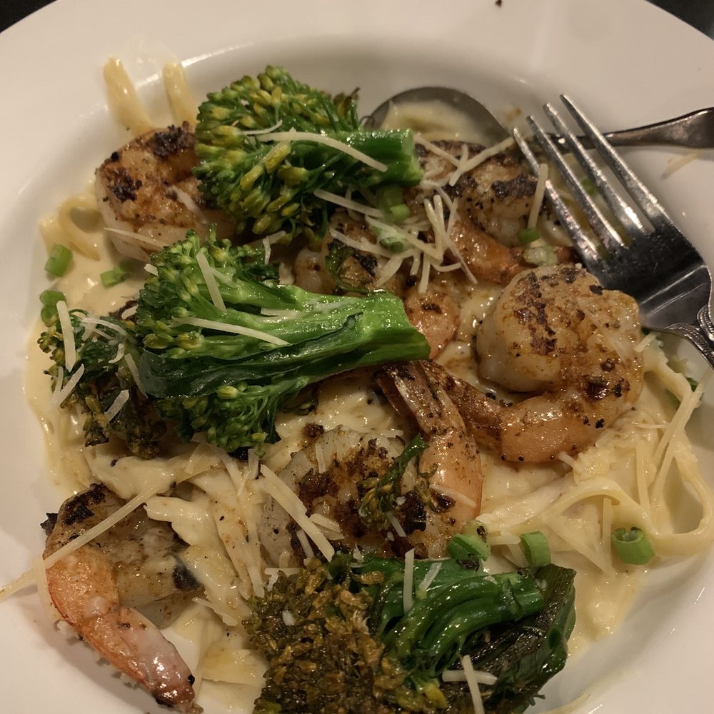 Shrimp fettuccine was delicious!!