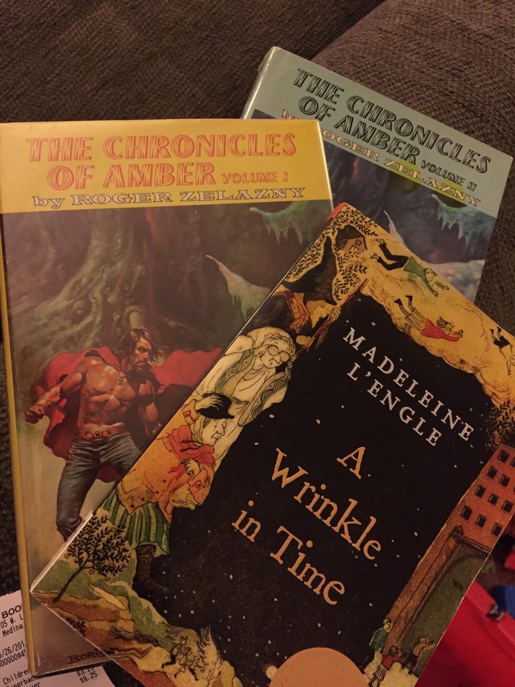 THE BOOKSHELF Updated October 2024 105 W Liberty St, Medina, Ohio