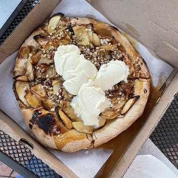 Papa Bear Pizza - Apple pie crisp - Pizza Near Me - Monument, Colorado Papa Bear Pizza - Apple pie crisp - Pizza Near Me - Monument, Colorado